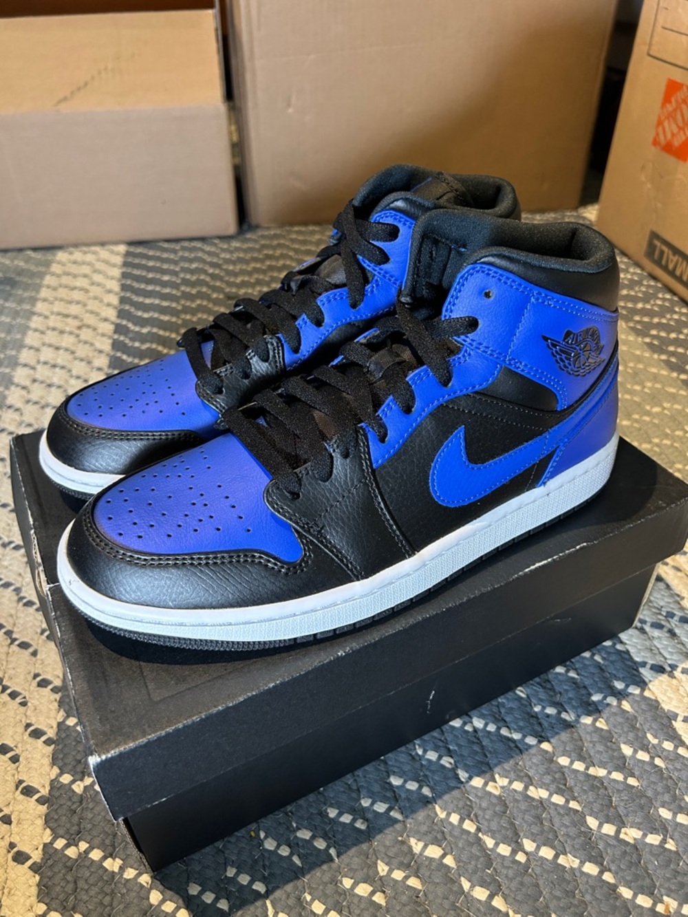 Nike Air Jordan 1 Mid Hyper Royal Tumbled Leather 9 men